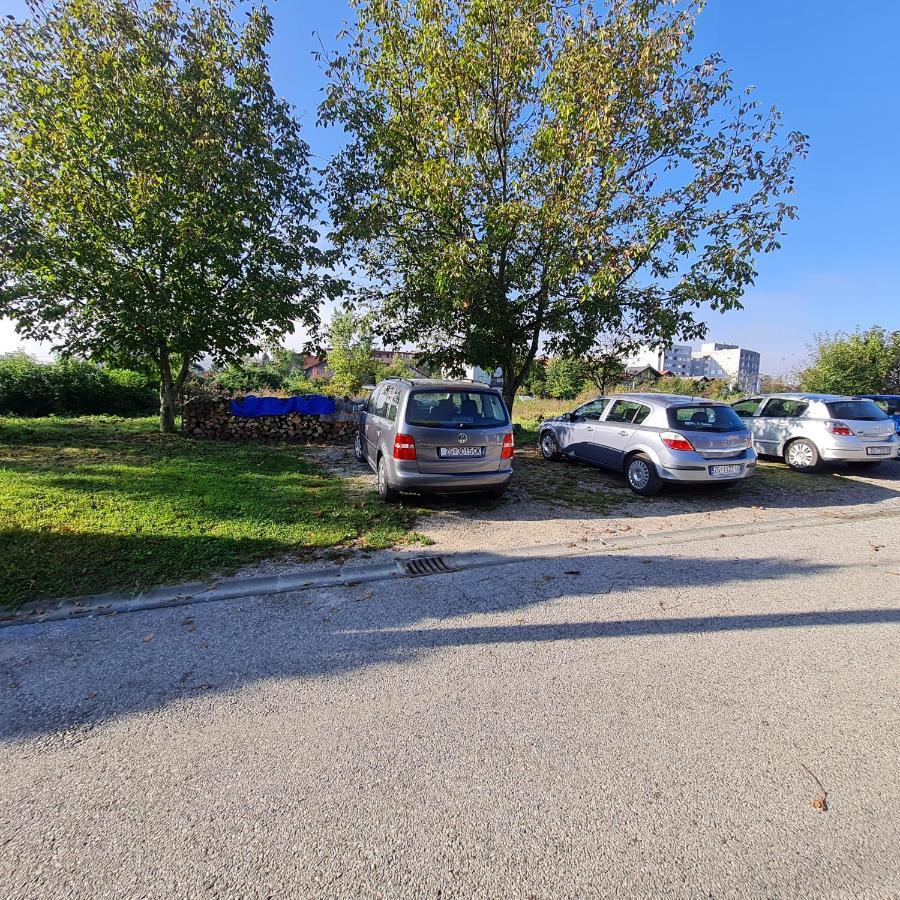 Pepa Zg Apartment Zagreb Bagian luar foto